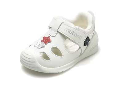 Детская обувь: Новые сандали, ошиблись с размером при заказе 
14,5 см стелька