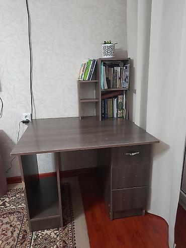 Компьютерный стол, Б/у, С полками