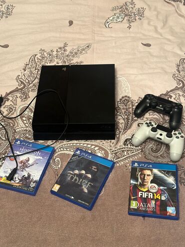 disk satisi: Playstation 4 satılır. ev şəraitində istifadə olunub. 2 ədəd pult