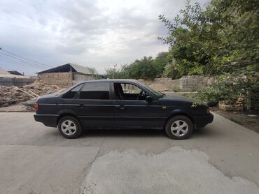 крыло марк 2: Volkswagen Passat: 1988 г., 1.8 л, Механика, Бензин, Седан
