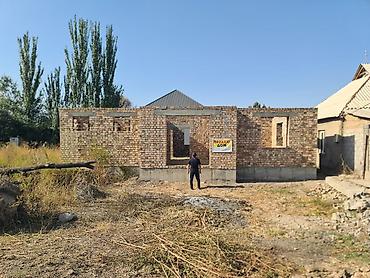 аламединский рынок гес 2: Срочно продаю 2 недостроенных дома в селе Сокулук. С площадью 9.5 — 2