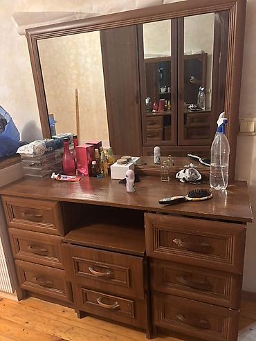 Yataq otağı üçün mebel dəsti - Rəng və material: Tünd qoz rəngli
