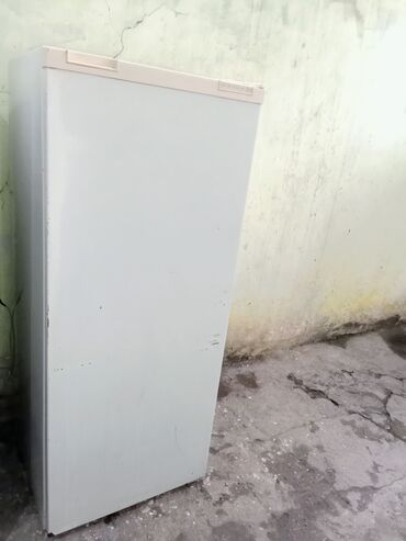 Yemək hazırlamaq üçün texnika: Soyuducu bir qapılı yaxşı soyudur işləyir heç bir problemi yoxdur