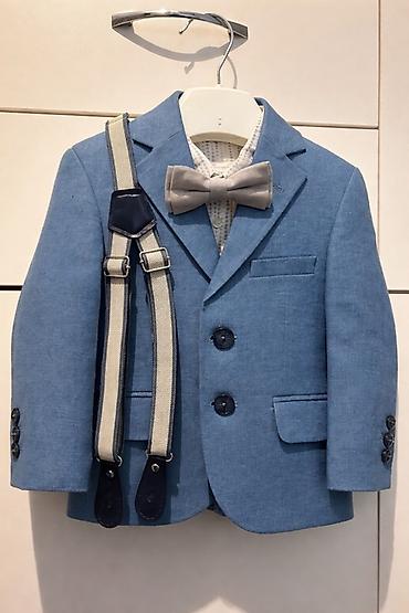 Üst geyimləri: Uşaq klassik dəst – mavi jaket, köynək, kəpənək qalstuk və asqılar. 1 — 1