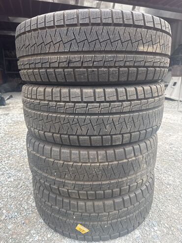 Диски: Шины 215 / 60 / R 16, Зима, Б/у, Комплект, Легковые, Япония, Pirelli