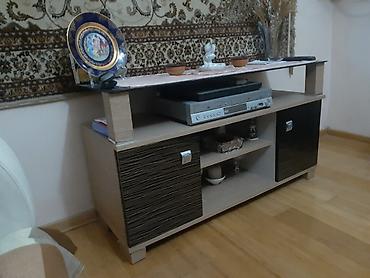 Ev və bağ: Televizor altlığı, TV stend. Möhkəm materialdandır. Ayrıca kronşteyni — 3