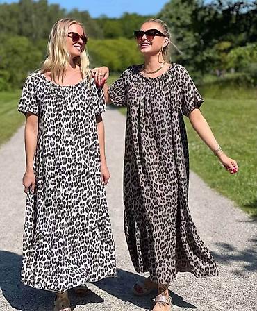 8xl: 06. Haljina za punije
2XL 3XL 4XL
Cena : 2.900 dinara H — 2