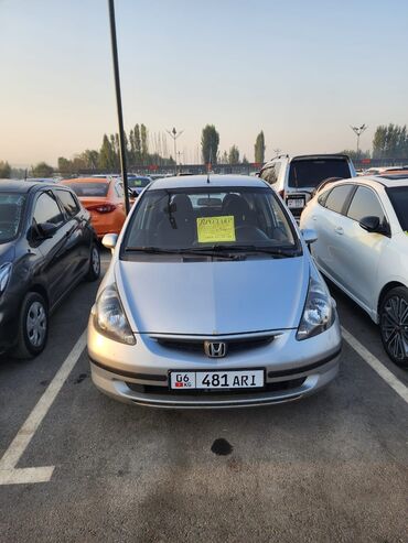 диска хонда жаз: Honda Jazz (Fit), серебристый хэтчбек 5 дверей. Кузов и экстерьер: -