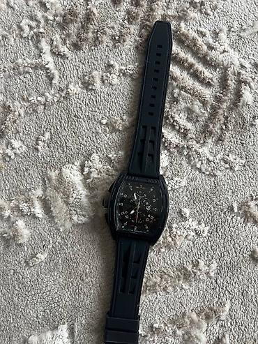 Часы Richard Mille с выразительным современным дизайном. Модель