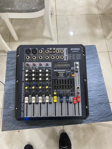 Sirena Motors: Yamaha AMP420 professional mixer/amplifier Xüsusiyyətlər: - 4 mono