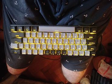 lil uredjaj: Mala E-YOOSO Z11 tastatura.
Ispravna — 9