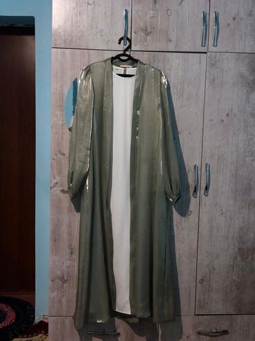 свадебное платье для беременных напрокат: Длинная накидка/абайя свободного кроя. - Цвет: оливково‑зеленый с