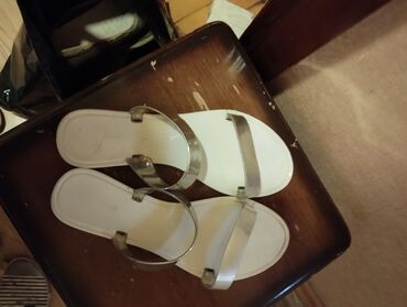 Women's Sneakers and athletic shoes: Ağ bağcıqlı və ilan dərisi naxışlı qadın krossovkaları. Bu -da lalafo.az — 5 Women's Sneakers and athletic shoes: Ağ bağcıqlı və ilan dərisi naxışlı qadın krossovkaları. Bu — 5