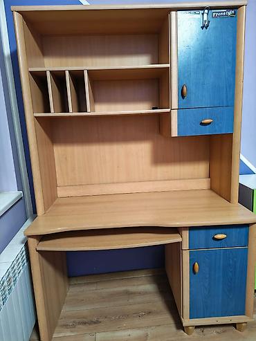 Kancelarijski stolovi: Radni/računarski sto sa nadgradnjom - Materijal: iverica/medijapan u — 1