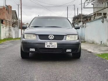 volkswagen седан: Volkswagen Jetta: 1.8 л | 2002 г. Седан