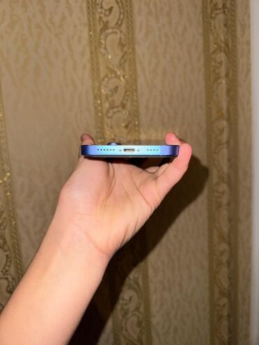 Apple iPhone: IPhone 11, 64 GB, Qara, Face ID — 6