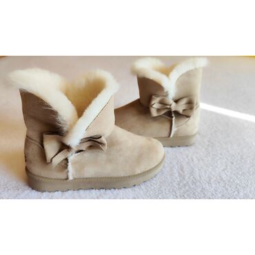 Ugg obuća: Ugg mini čizme, bоја - Bež, 40 — 1