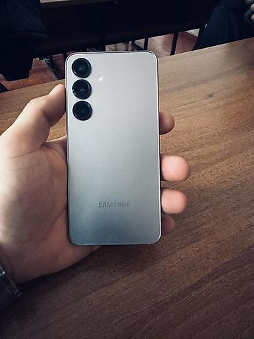 Samsung: Samsung Galaxy S25, Б/у, 256 ГБ, цвет - Серебристый, 2 SIM, eSIM — 1