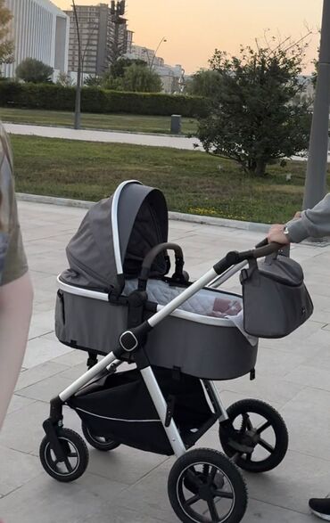 Manejlər: Gune1marka : Kidilo qisliq ustluyu var elcekleri var canta daxil