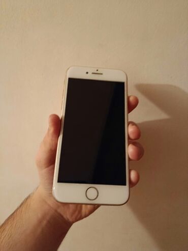 ГАЗ: IPhone 8, Золотой, Битый