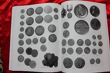 vaza: DOROTHEUM, MUNZEN, MEDALLIEN, WERPAPIERE UND ORDEN, 2003 | Aukcioni — 7
