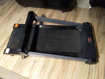 Trake za trčanje: Traka za trčanje (električna) - Kompaktna kućna traka sa LCD — 9