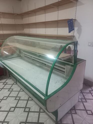 Dərin dondurucular: Soyuducu vitrin, ərzaq məhsullarını sərin saxlamaq və nümayiş etdirmək