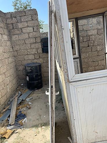 plastik qapi islenmis: Plastik qapı eni 76sm uzunluğu 190sm. Çərçivəsizdir. Ünvan Binə — 2