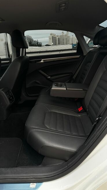 Volkswagen: Volkswagen Passat: 2018 г., 2 л, Автомат, Бензин, Седан — 3