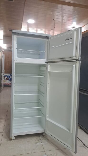 Кухонные комбайны и измельчители: Б/у 2 двери Холодильник Продажа