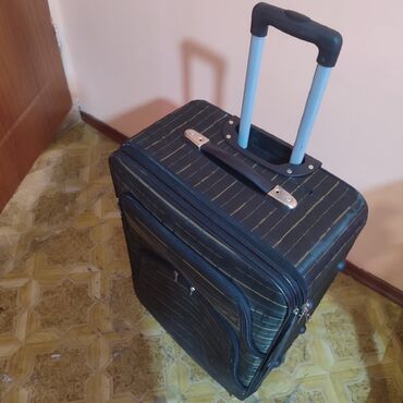 Кийимге кам көрүү жана сактоо: Продаю чемодан