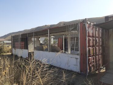 бишкек продается дом: 3 даана контейнер 12мертден- 2шт, 1шт 14метр. контейнерлер кесилип