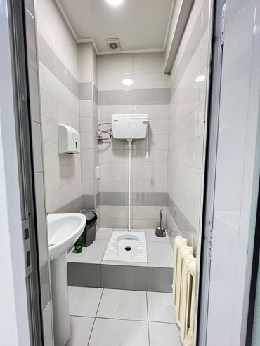 Офисы: Сдаю Офис, 170 м², В частном доме, С отдельной кухней, 1 линия, С отдельным входом at lalafo.kg — 22 Офисы: Сдаю Офис, 170 м², В частном доме, С отдельной кухней, 1 линия, С отдельным входом — 22