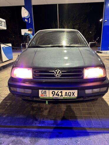 Volkswagen: Volkswagen Vento: 1995 г., 1.8 л, Механика, Бензин, Седан