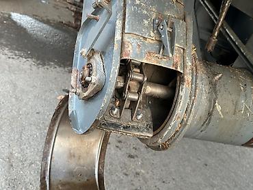 Зерноуборочные комбайны: Зерноуборочный комбайн Ростсельмаш. - Полноразмерная жатка с — 18