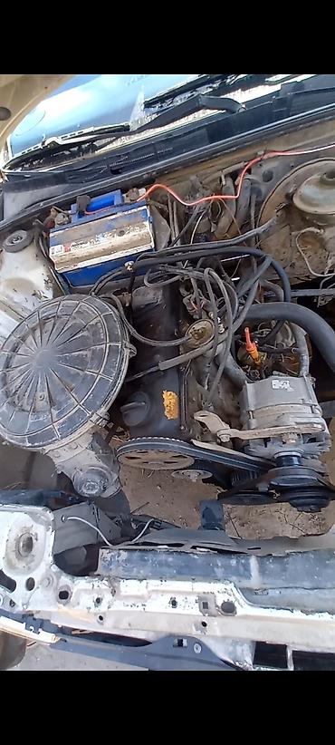 Продажа авто: Audi 80: 1989 г., Механика, Бензин, Седан — 4