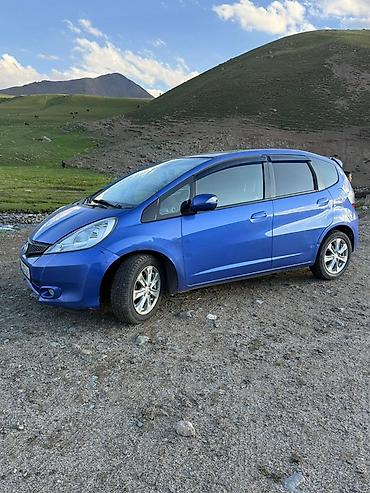 фит 3: Honda Fit: 2010 г., 1.4 л, Вариатор, Бензин, Хэтчбэк — 4