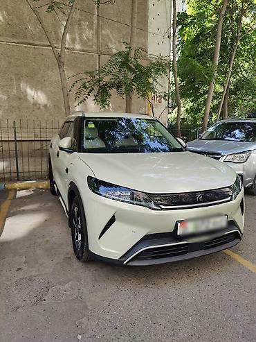 BYD: BYD Yuan Up: 2025 г., Электромобиль, Кроссовер — 17