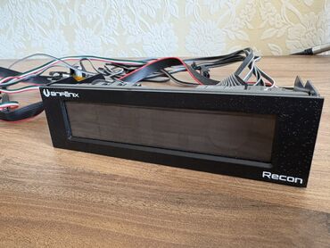 Digər ehtiyat hissələri: BitFenix Recon —fan kontroleridir. Bu cihaz, istifadəçilərə