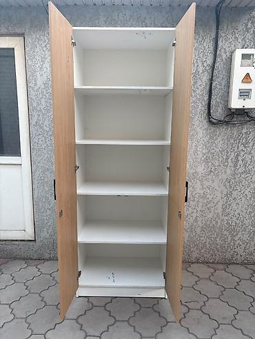 Шкафы: Продаю шкаф размеры высота, 220см, ширина 80см, глубина 52см. Есть — 5