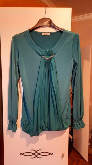 Рубашки и блузы: XL (EU 42), цвет - Голубой
