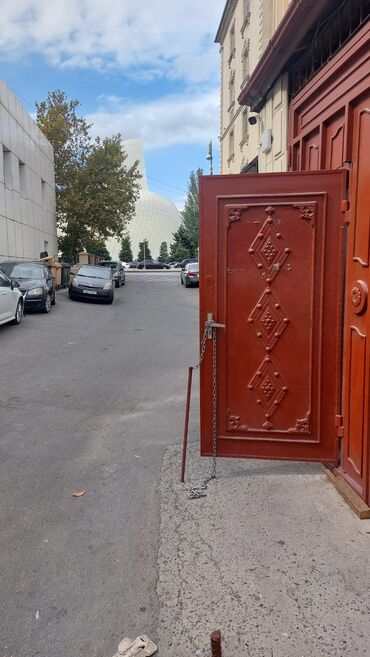 cavadxan qesebesi: Montin 4 otaqlı, 150 kv. m, Orta təmir