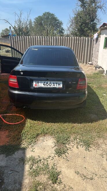 мерс е430: Audi A4: 1999 г., 1.8 л, Механика, Бензин, Седан
