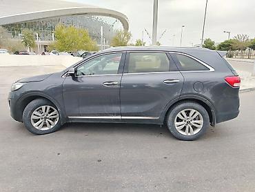 Kia: Kia Sorento SUV - Kuzov: 5 qapılı, tünd boz rəng - Mühərrik: GDI — 12