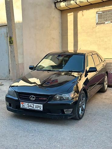 Lexus IS: 2005 г., Седан
