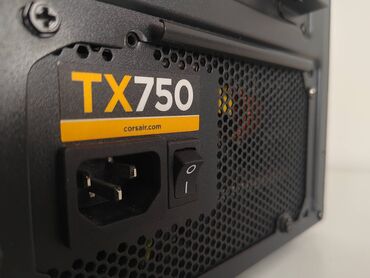 Desktop računari i radne stanice: Gejmer /AMD Ryzen 7 3700X /16GB / M2 512/ RTX 2060 6G Prodajem — 12