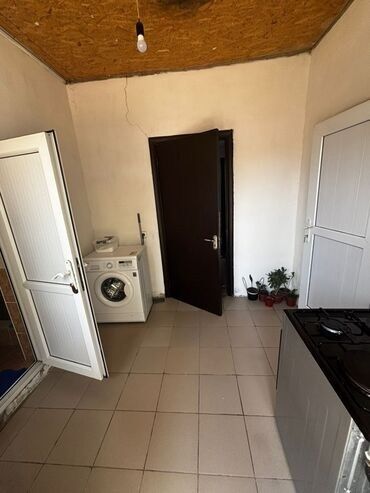дом мкр учкун: 12 м², 1 комната, Подвал, погреб, Забор, огорожен