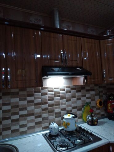 islenmis metbex mebeli satiram: Mebel membran materialdadi cox yaxşi veziyyetdedi 5 metreden ibaretdi