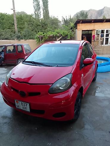 Унаа сатуу: Toyota Aygo: 2009 г., 1 л, Кол менен иштөөчү, Бензин, Хетчбек — 5