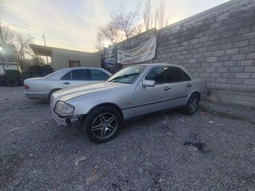 шина 22570r15c: Mercedes-Benz : 1995 г., 2.2 л, Автомат, Бензин, Седан